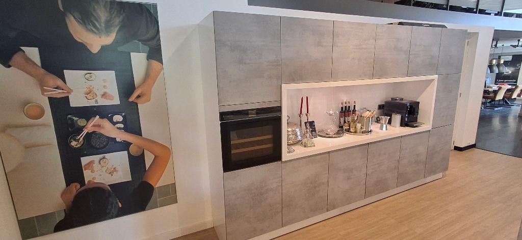 Showroommodel kastenwand-koffiecorner, Ophalen, Kunststof, Met deur(en), 200 cm of meer