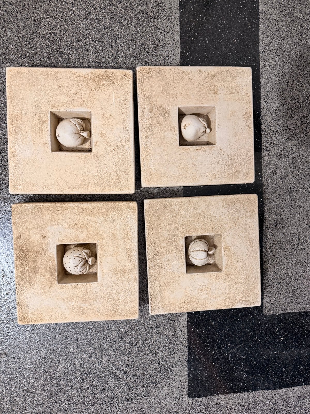 Set van 4 decoratieve tegels met fruitmotief - DBG, Gebruikt, Beige, Ophalen of Verzenden, Landelijk