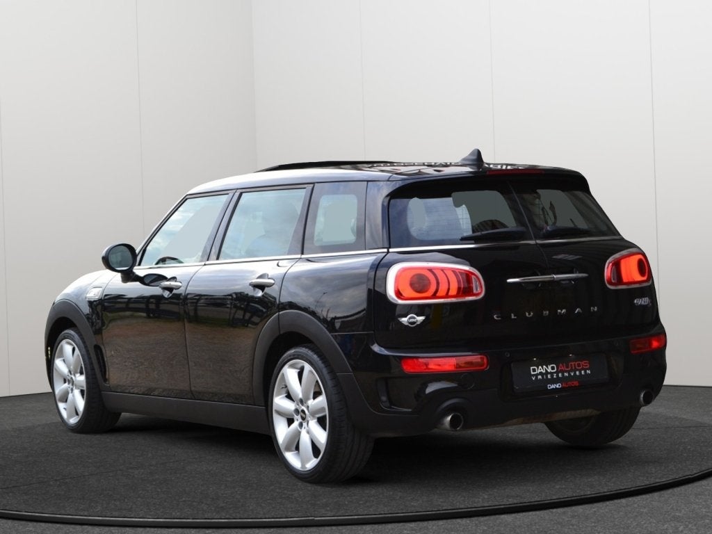 MINI Clubman 2.0 Cooper S 192PK Chili Navi/LED/Pano/Leer, Auto's, Gebruikt, Zwart, Leder, Geïmporteerd
