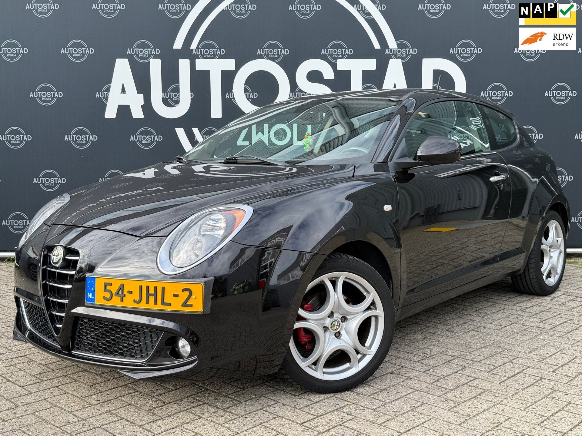 Alfa Romeo MiTo 1.4 T Distinctive NL-Auto / 2e Eigenaar / NA, Auto's, Voorwielaandrijving, Gebruikt, Zwart, 4 cilinders