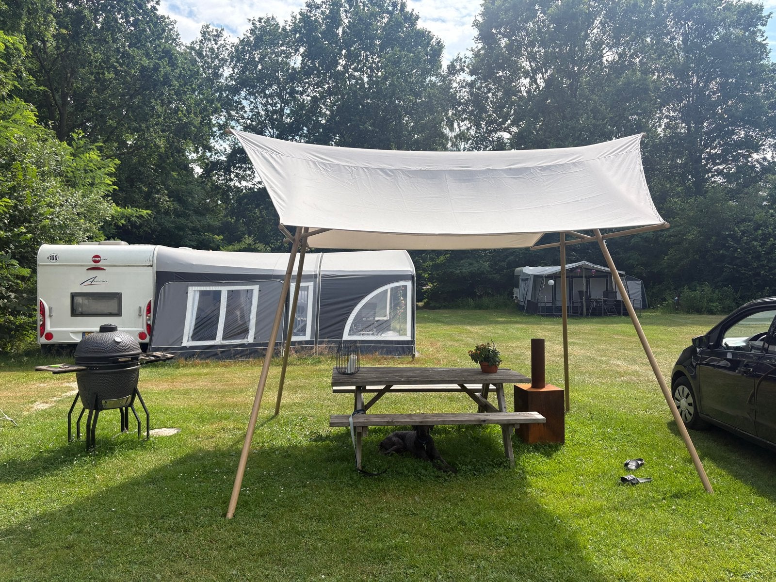 schaduwdoek met palen beige, Tuin en Terras, Schaduwdoeken, Ophalen, Zo goed als nieuw