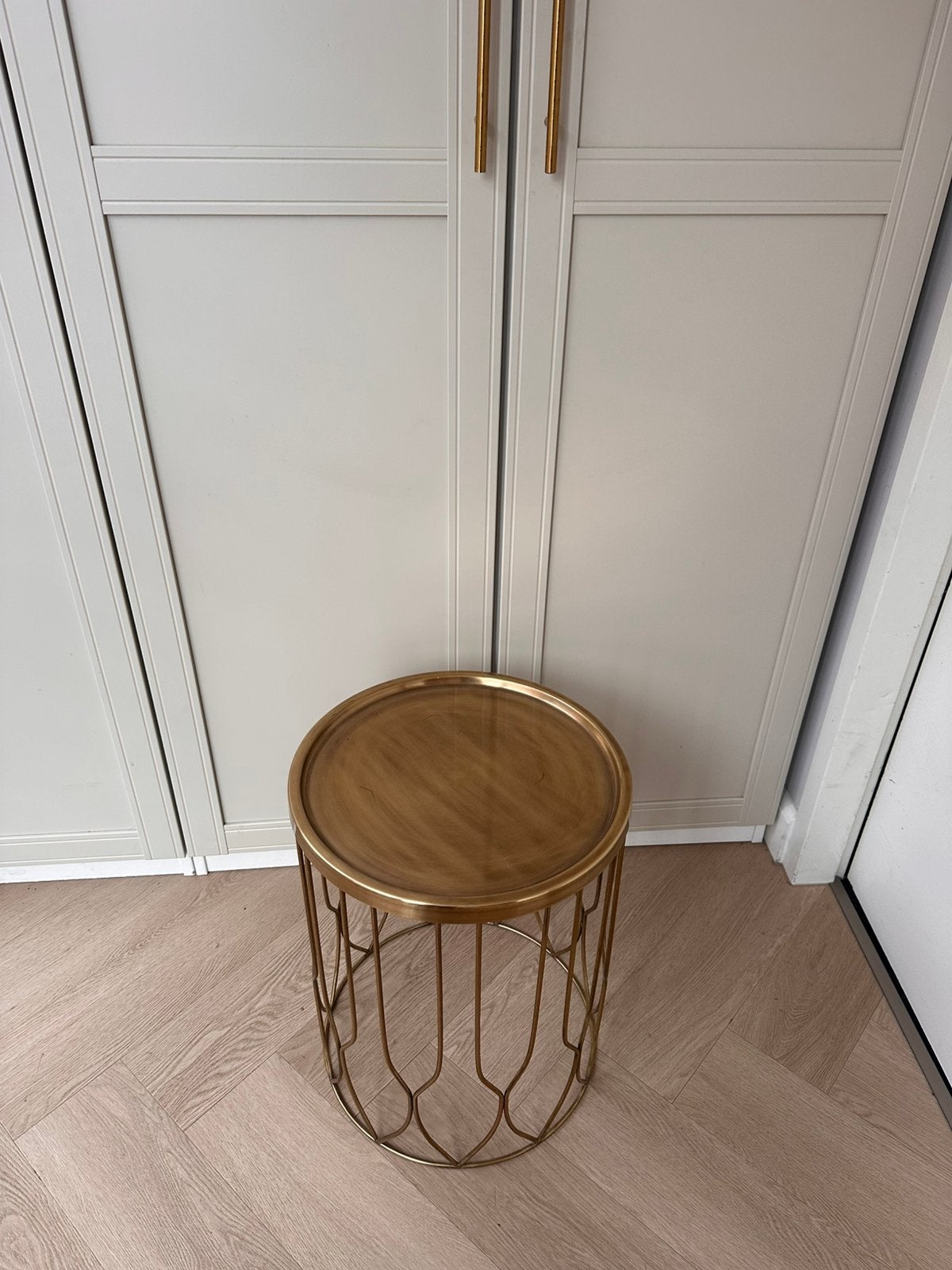 Bijzettafel Goud / Messing Verdi, Minder dan 55 cm, Metaal of Aluminium, Rond, Zo goed als nieuw