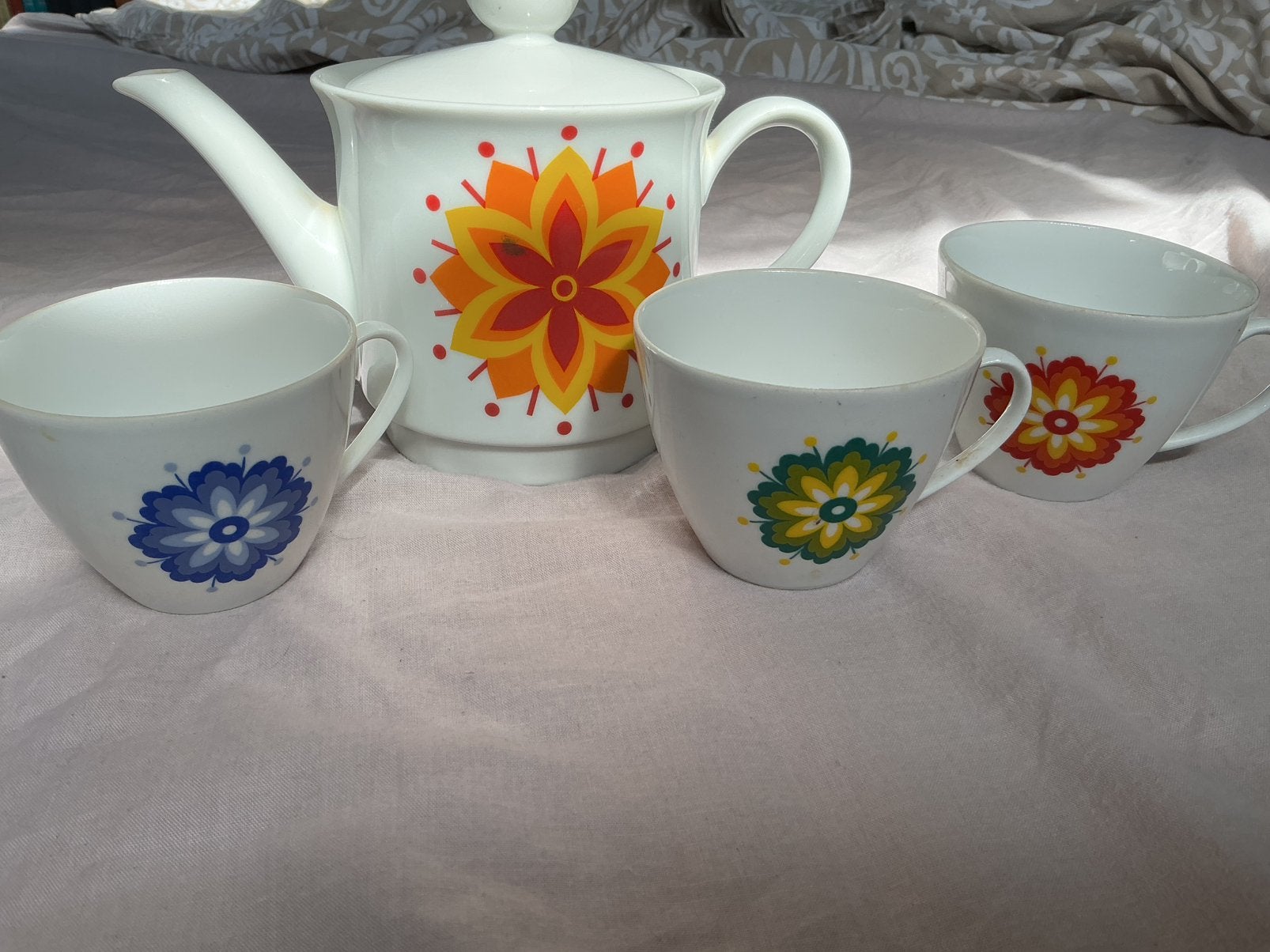 Vintage theepotje en 3 theekopjes, Ophalen of Verzenden, Huis en Inrichting