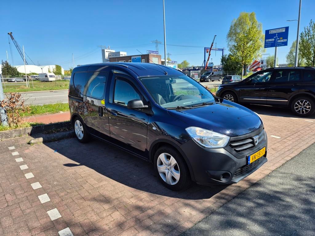 LPG G3 Dacia Dokker Van 1.6 MPI 85pk 2014 minicamper, 4 cilinders, Origineel Nederlands, Handgeschakeld, Te koop