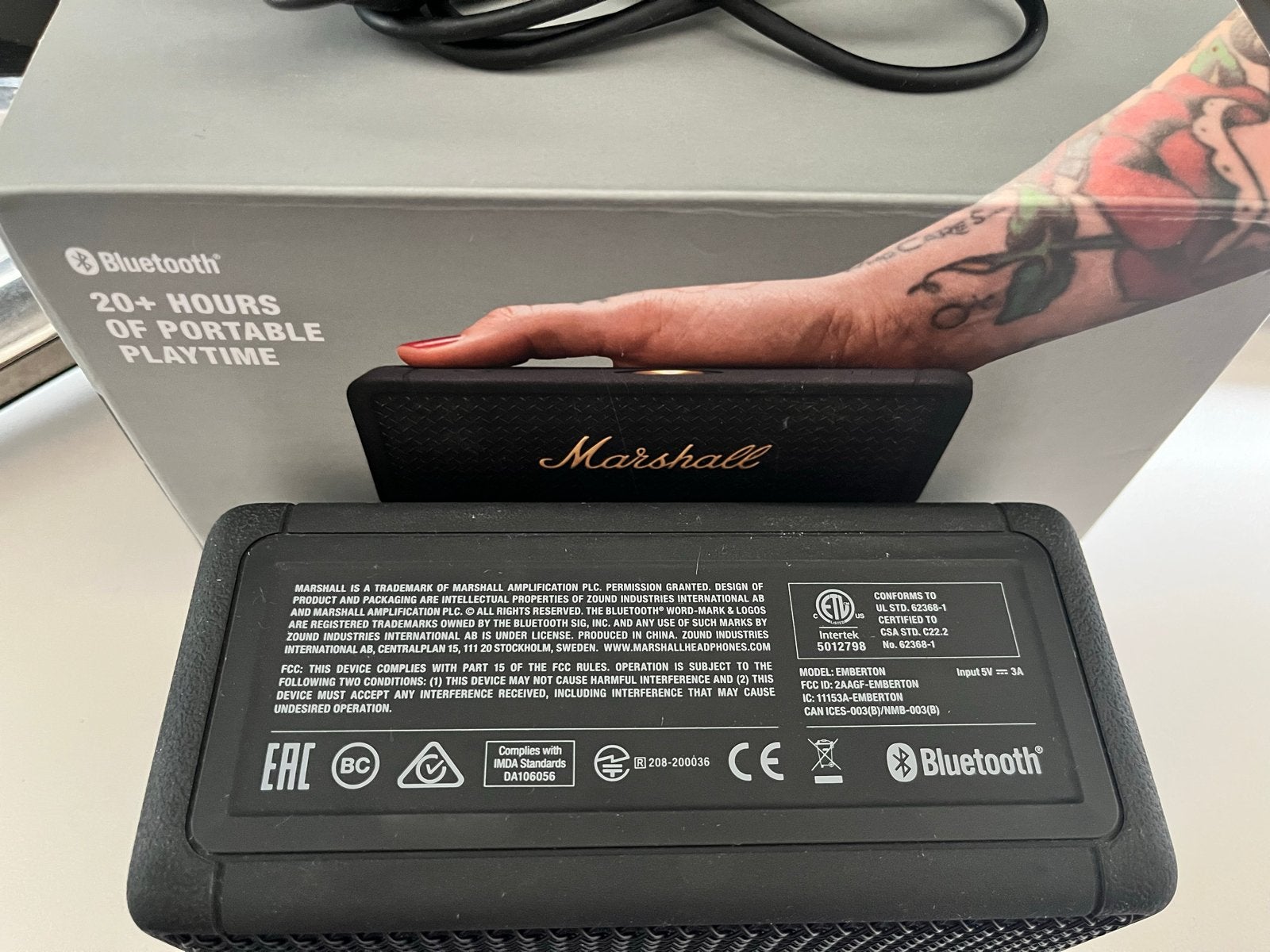 Foto 4 van Marshall Emberton Bluetooth Speaker Wireless Water Resistant