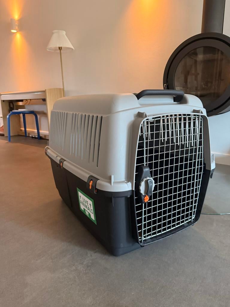 Reisbench / Transportbox voor Hond in Vliegtuig, Ophalen, Zo goed als nieuw