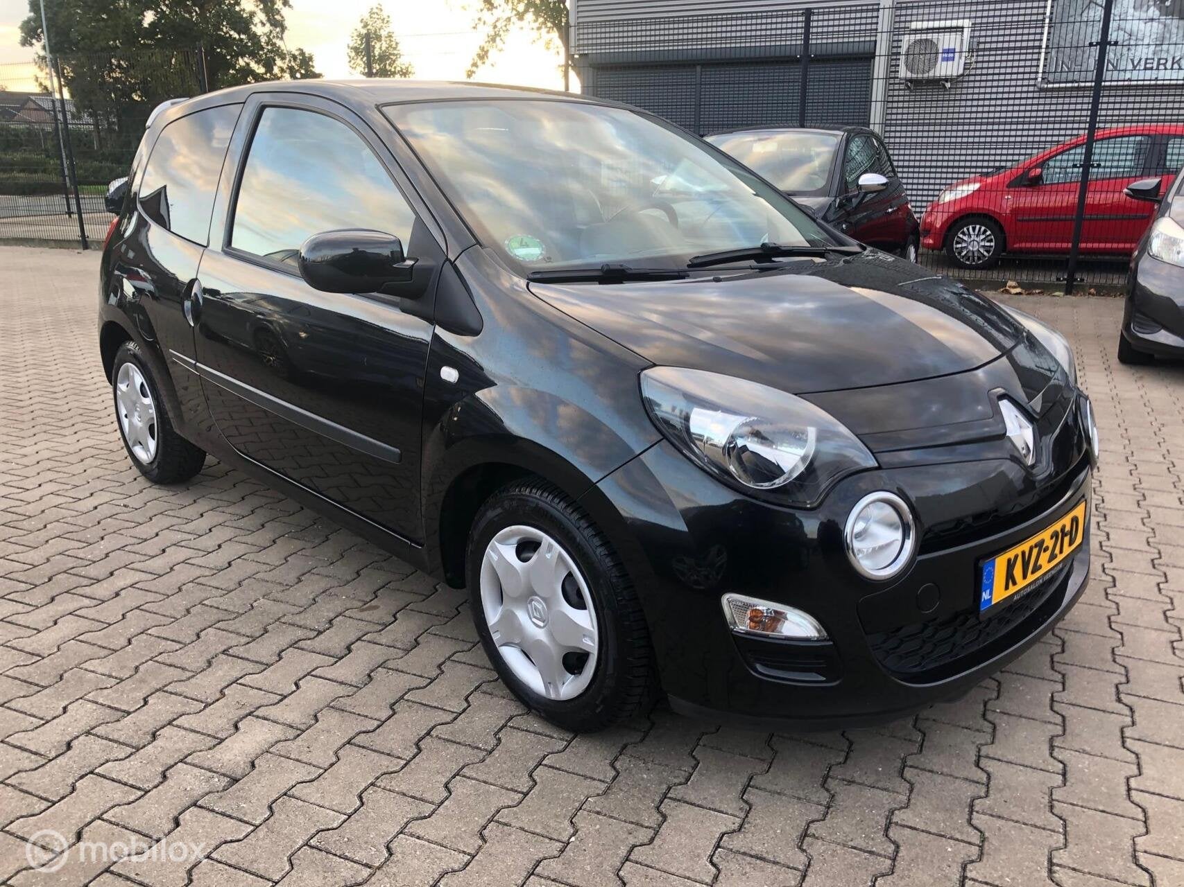 Renault Twingo 1.2 16V Dynamique Airco Cruise Ell Pakk, Auto's, Voorwielaandrijving, Euro 5, Gebruikt, Zwart