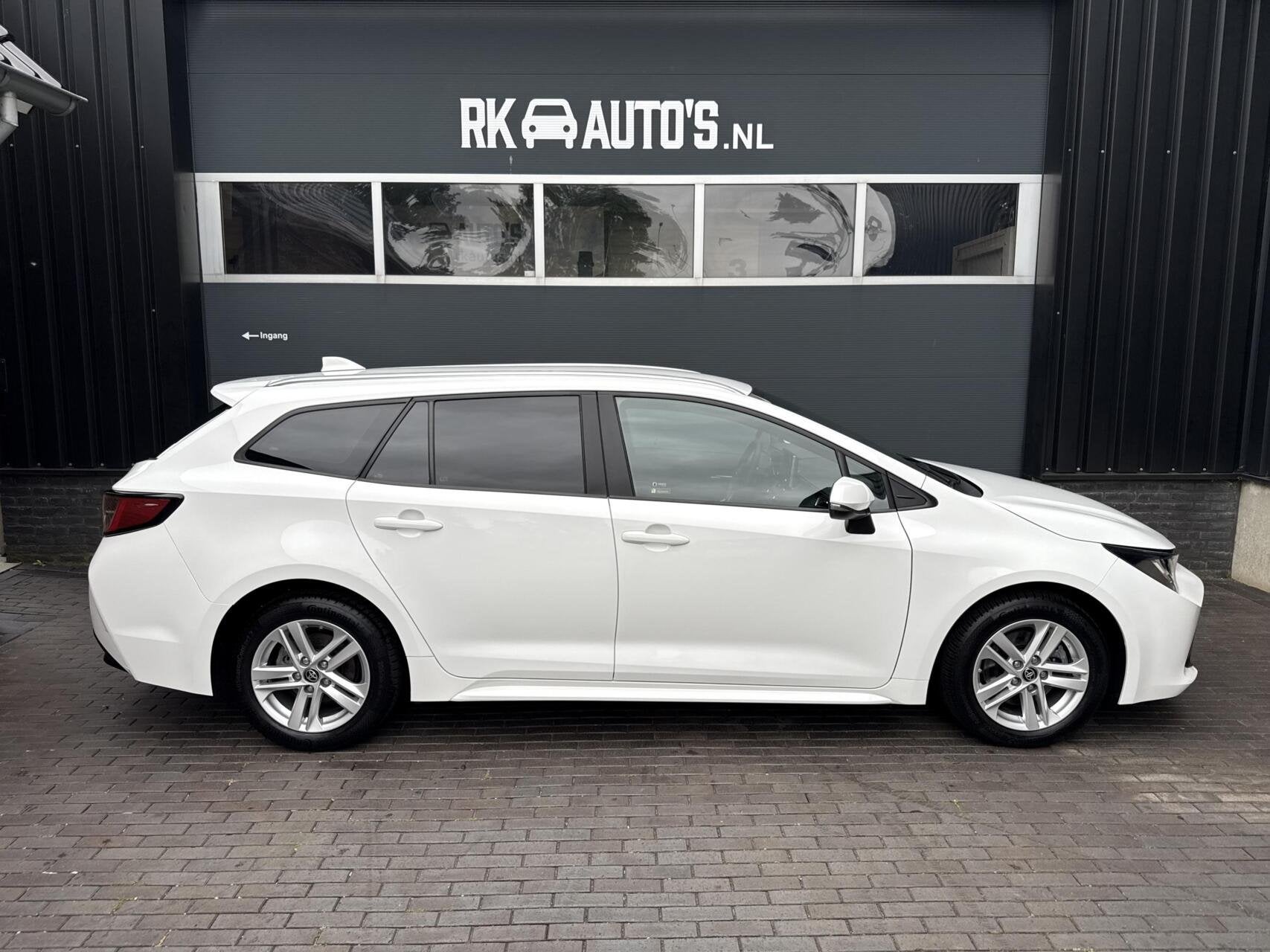 Foto 17 van Toyota Corolla Touring Sports 2.0 Hybrid Business / 184PK