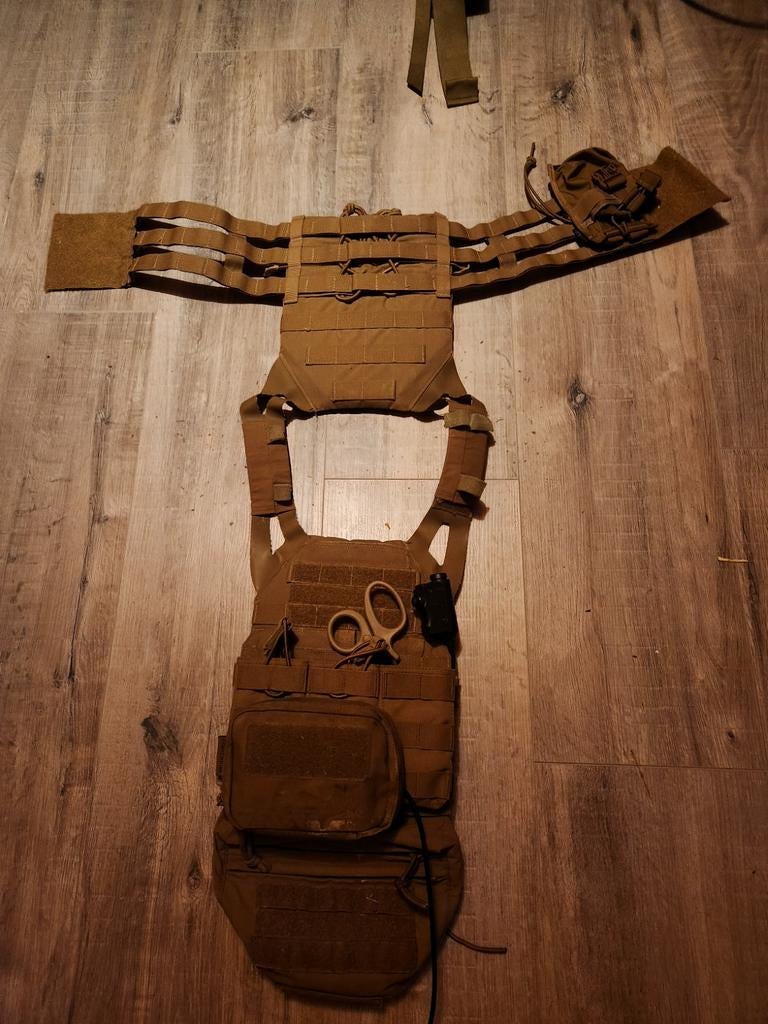Crye Precision Plate Carrier - Maat Small (Goede Staat), Verzamelen, Ophalen of Verzenden, Overige soorten, Amerika, Kleding of Schoenen
