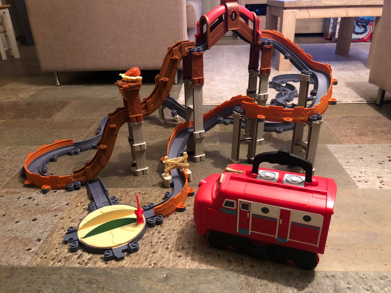 Chuggington treinbaan (compleet), Kinderen en Baby's, Speelgoed | Racebanen, Zo goed als nieuw, Handmatig, Met looping, Ophalen