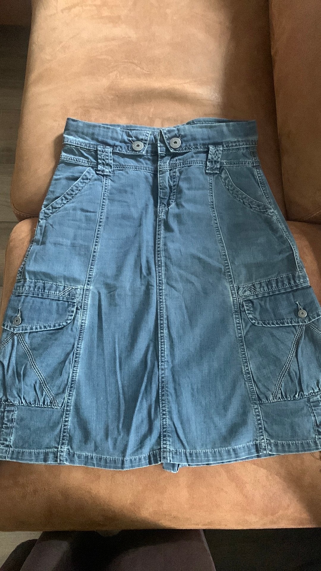 Spijkerrok met details, 61 cm lang, maat S, Kleding | Dames, Rokken, Blauw, Ophalen of Verzenden, Knielengte, Maat 36 (S)