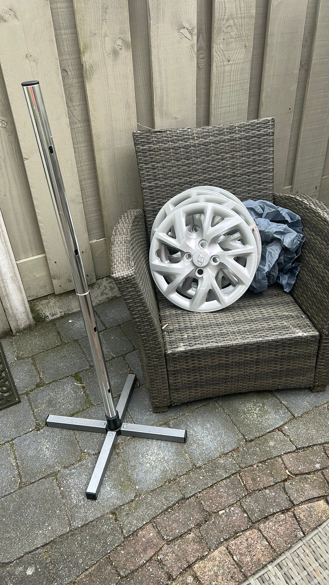 Bandenstandaard incl hoes en velgen (Hyundai), Auto diversen, Velgenbomen, Ophalen, Gebruikt