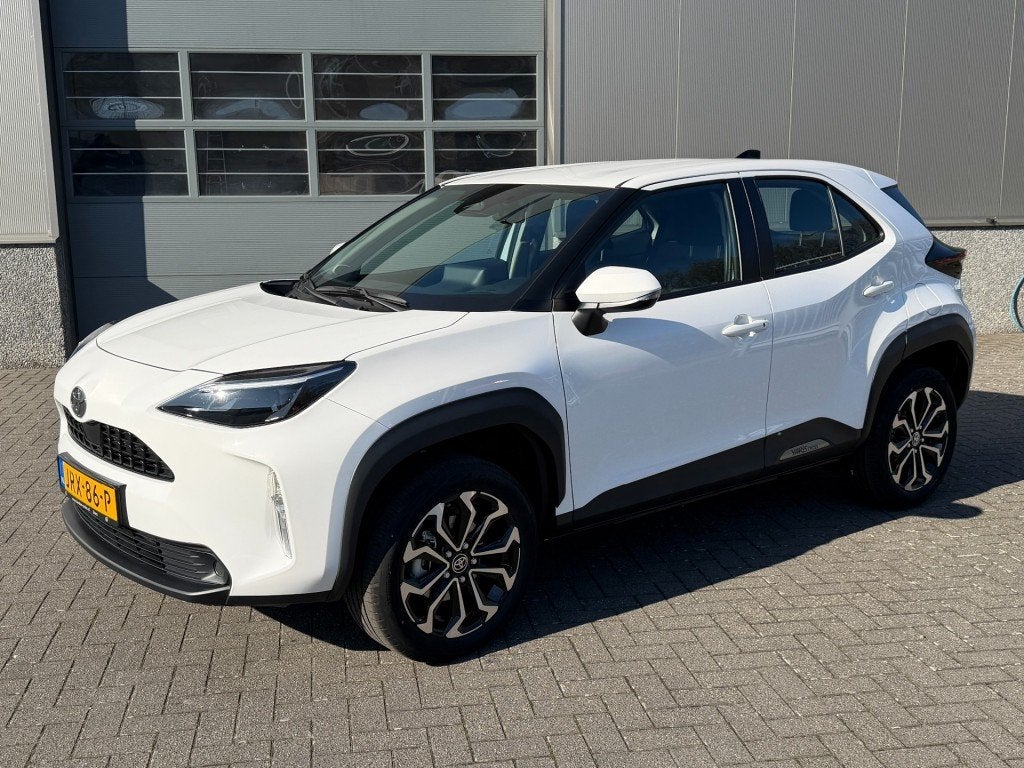 Toyota YARIS CROSS 1.5 HYBRIDE 115pk  Stoelverw., Gebruikt, 116 pk, Wit, 1490 cc