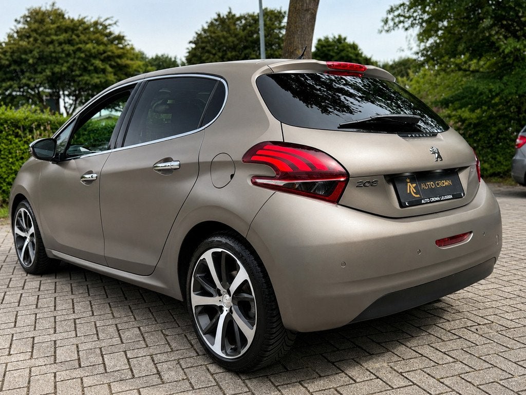 Peugeot 208 1.2 PureTech Première Automaat 31.450km! NAP, Gebruikt, Euro 6, 1199 cc, 49 €/maand
