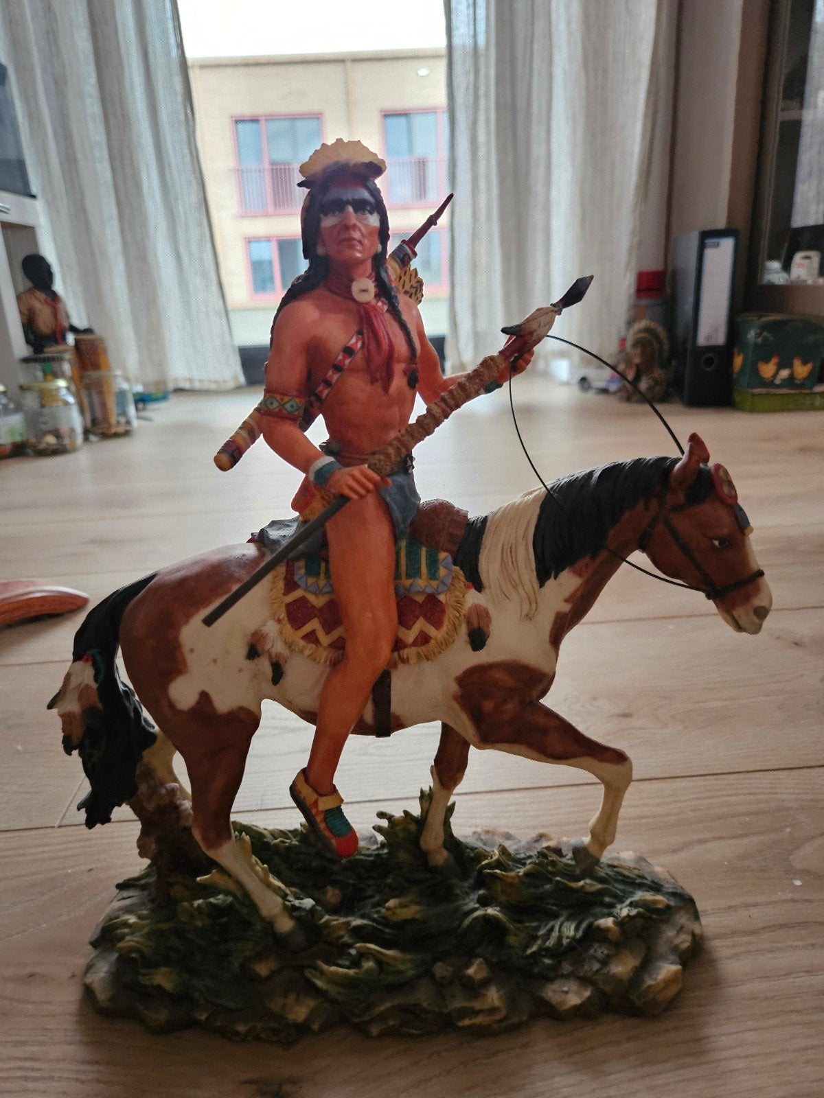 Veronese Indiaan te paard beeld - Gedetailleerd en uniek, Verzamelen, Ophalen of Verzenden, Gebruikt, Mens