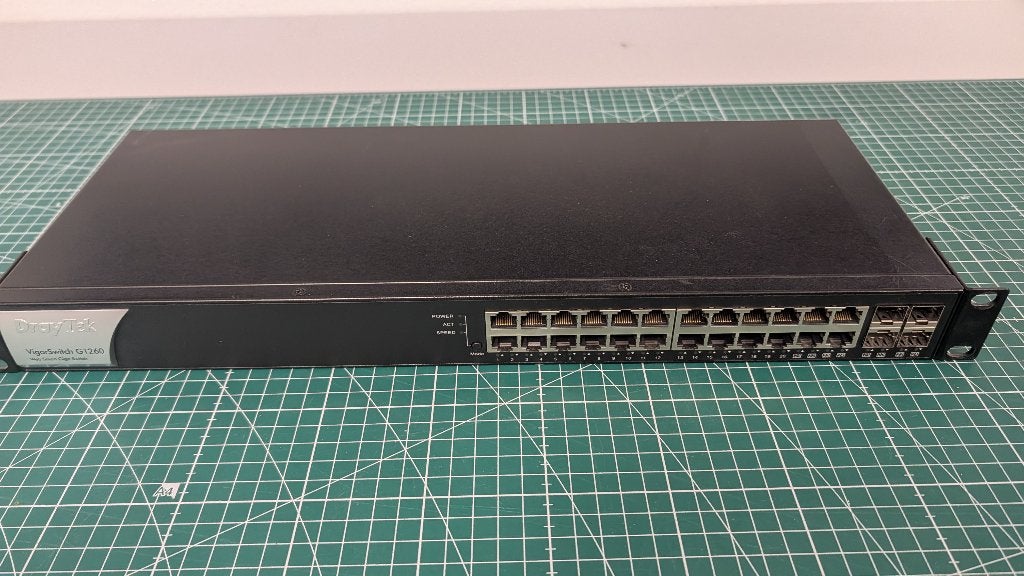 DrayTek VigorSwitch G1260 - 24-poorts Gigabit smart switch, Ophalen of Verzenden, Gebruikt