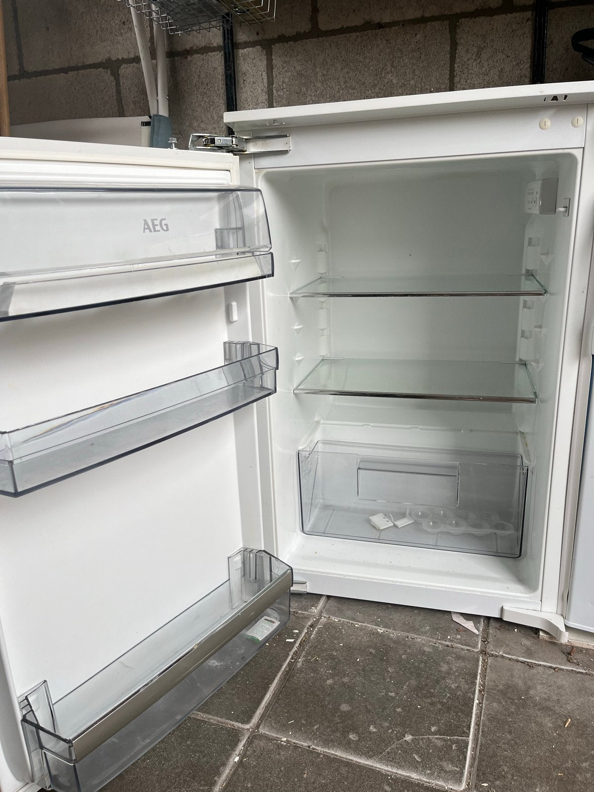 AEG SKB68821AF Koelkast - 137L inhoud, Witgoed en Apparatuur, Koelkasten en IJskasten, Gebruikt, Zonder vriesvak, 100 tot 150 liter