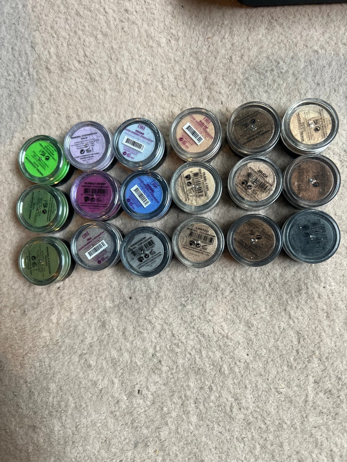 L'oye Oogschaduwen - Diverse Kleuren, Zo Goed als Nieuw, Ophalen of Verzenden, Zo goed als nieuw, Make-up, Overige kleuren