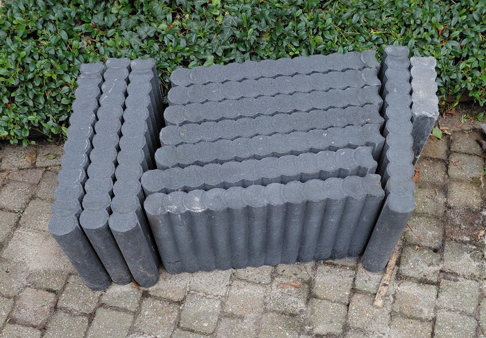 Betonnen border/palissade €2,50 per stuk in 1 koop €25,00, Ophalen, Gebruikt, 25 tot 50 cm, Minder dan 25 cm