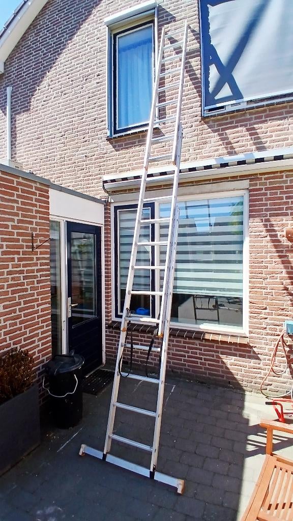 Reformladder 3x9 met stabilisatiebalk, Doe-het-zelf en Verbouw, Ladders en Trappen, Ophalen, Gebruikt, Ladder, Opvouwbaar of Inschuifbaar
