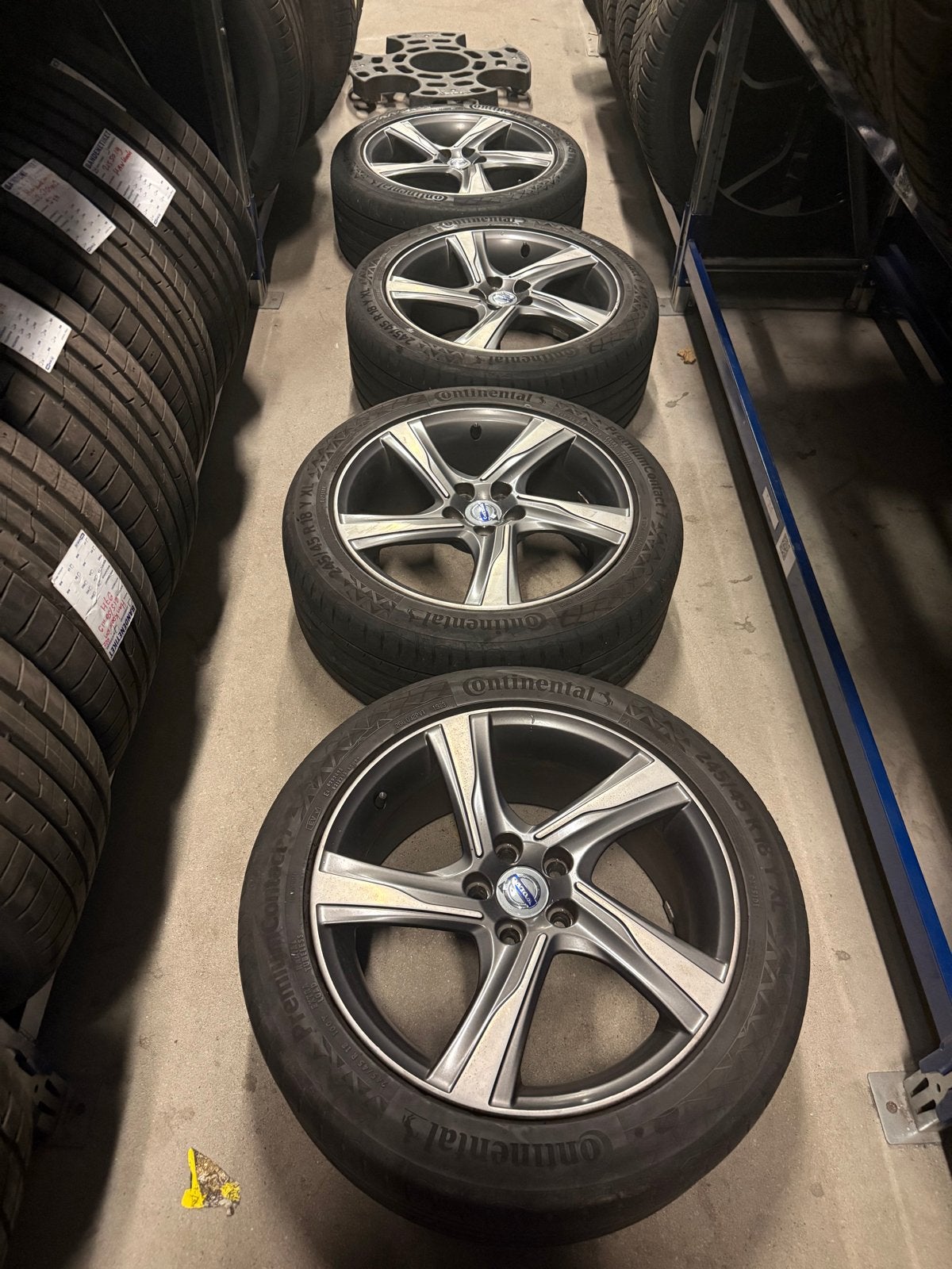 18” Volvo Ixion R-Design velgen met Continental zomerbanden, 18 inch, Banden en Velgen, Ophalen of Verzenden, Personenwagen
