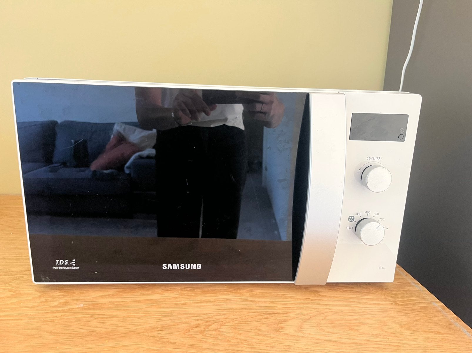 Samsung magnetron ME82V-WW – 800W – wit/zwart, Witgoed en Apparatuur, Ophalen, Zo goed als nieuw