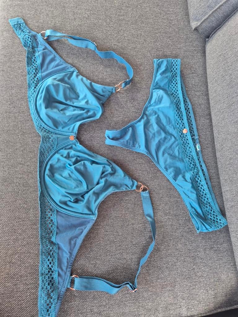 3 x set bh en 3 strings lingeri  1 losse bh 75D, Hunkemöller, Ophalen of Verzenden, Setje