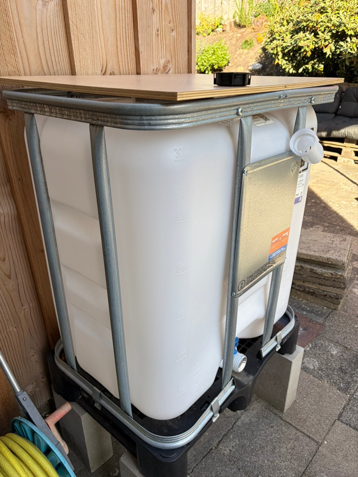 IBC 300 liter nieuw., Tuin en Terras, 150 liter of meer, Ophalen, Zo goed als nieuw