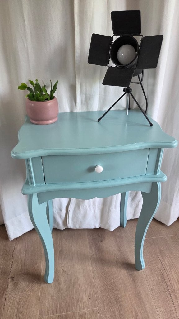 Turkoois blauw Nachtkastje/Bijzettafel, Huis en Inrichting, Slaapkamer | Nachtkastjes, Ophalen, Zo goed als nieuw, 45 tot 65 cm