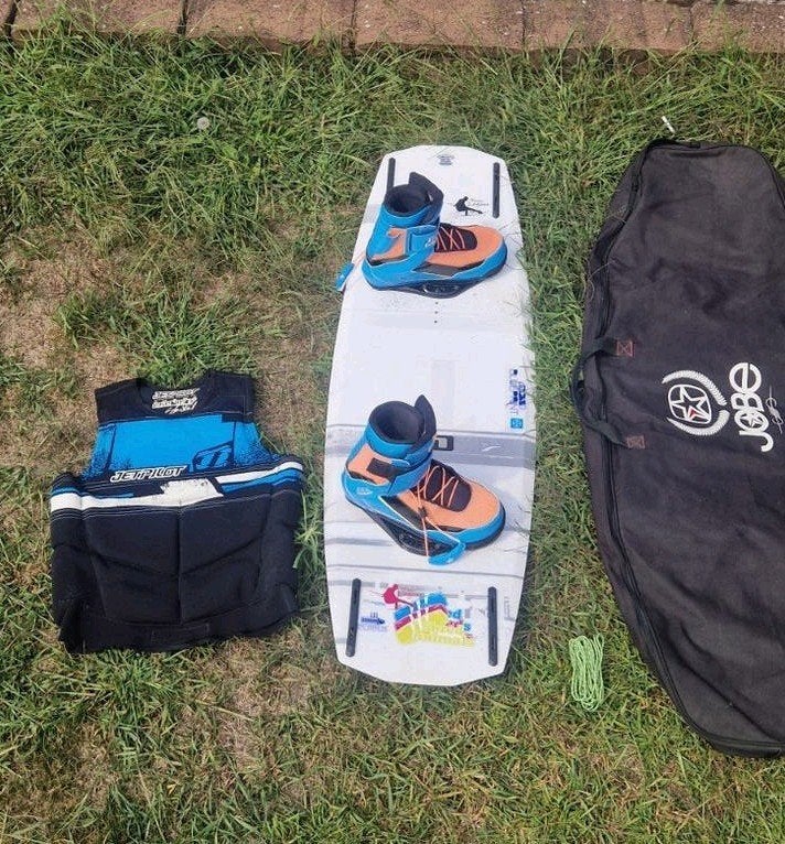 wakeboard set board bindingen tas impactvest jobe ctrl, Watersport en Boten, Wakeboarden, Ophalen of Verzenden, Gebruikt, Board en Schoenen