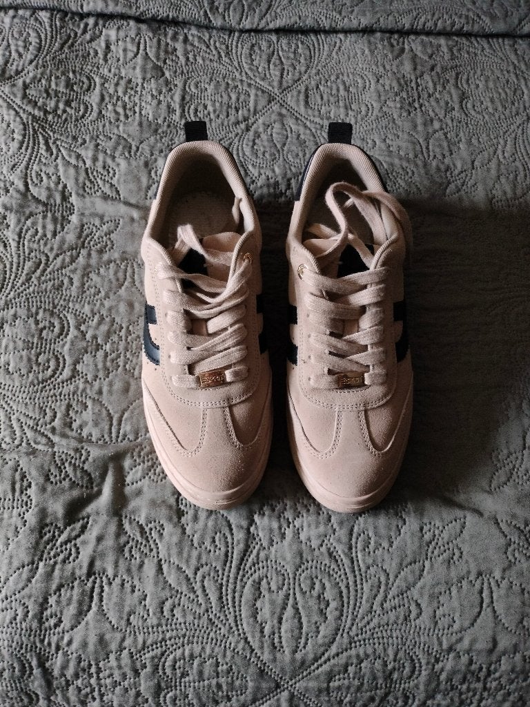 Gymschoenen, Ophalen, Zo goed als nieuw, Jongen of Meisje, Sportschoenen