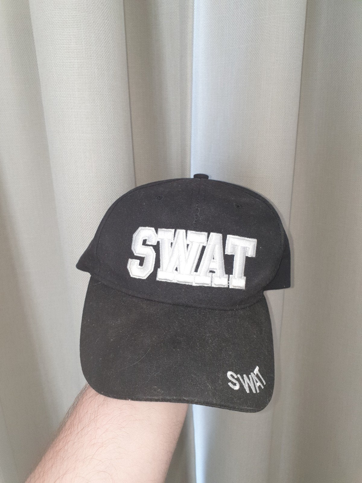 Zwarte SWAT pet - Zo goed als nieuw, Ophalen, Onbekend, One size fits all, Pet