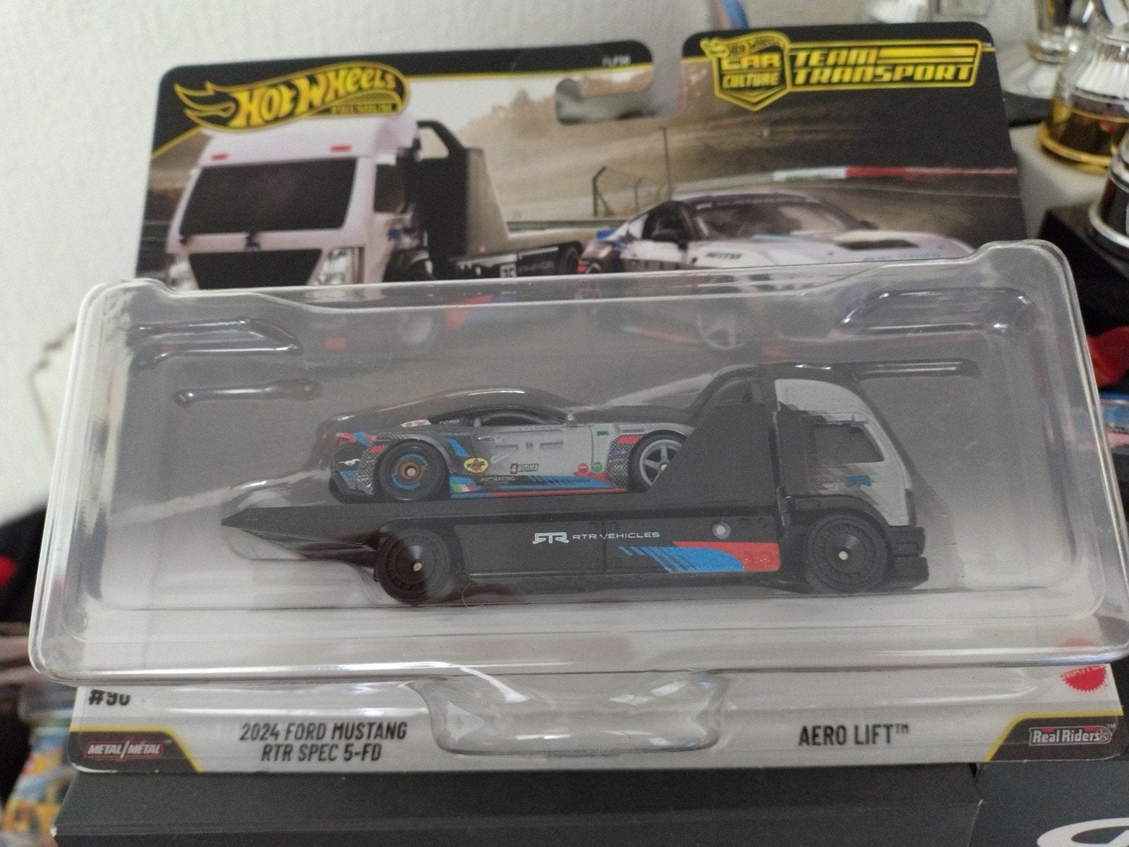 Hot Wheels Car Culture Team Transport Ford Mustang Aero Lift, Hobby en Vrije tijd, Modelbouw | Auto's en Voertuigen, Overige merken