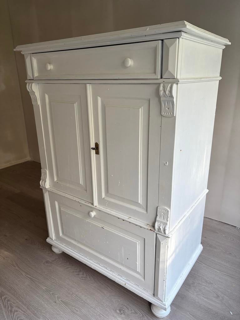 Brocante witte kast, Ophalen