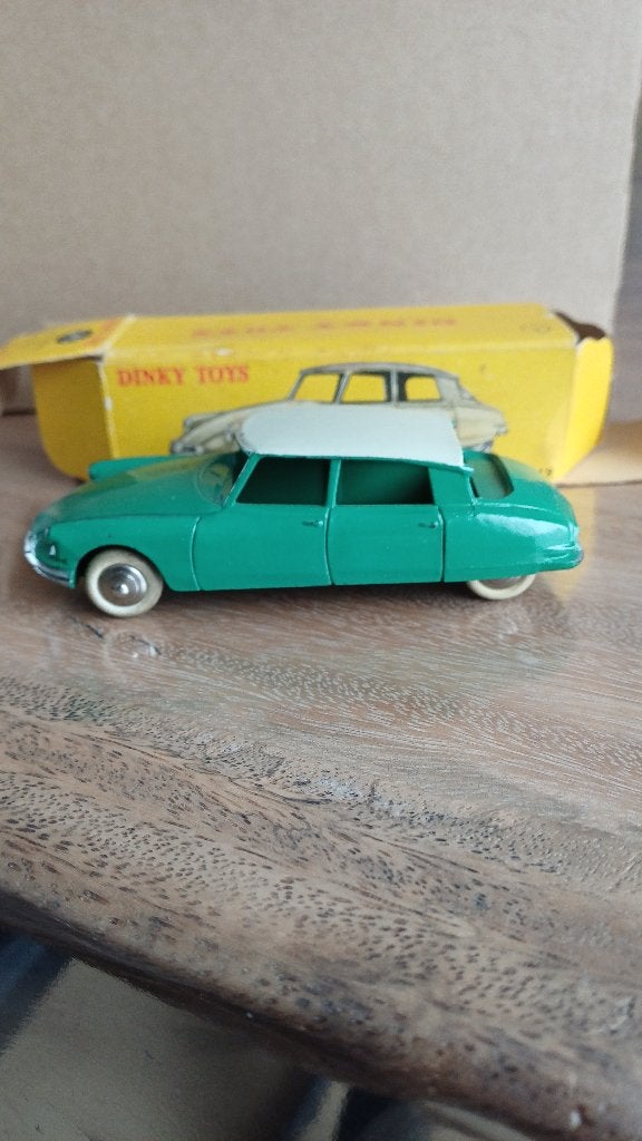 Dinky toys citroen DS19 met box, no.24C, Antiek en Kunst, Antiek | Speelgoed, Ophalen of Verzenden