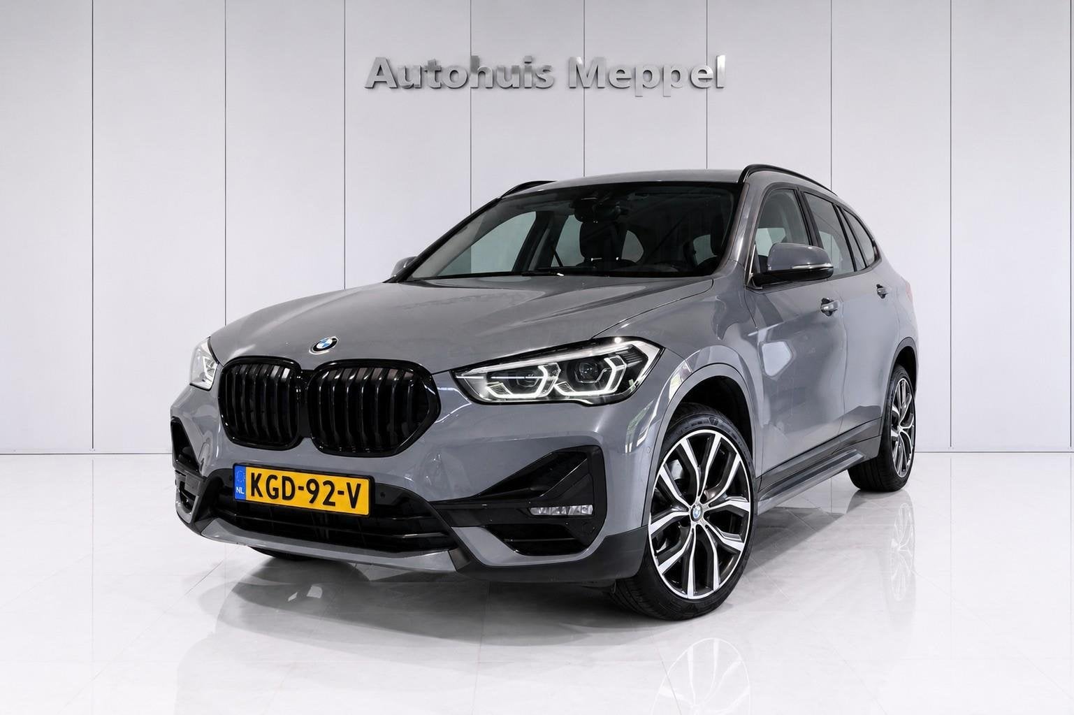 BMW X1 xDrive20i Sport-Line*LED*Trekhaak*Head-Up*NaviPro*PDC, Auto's, 1998 cc, Gebruikt, 2000 kg, 1645 kg