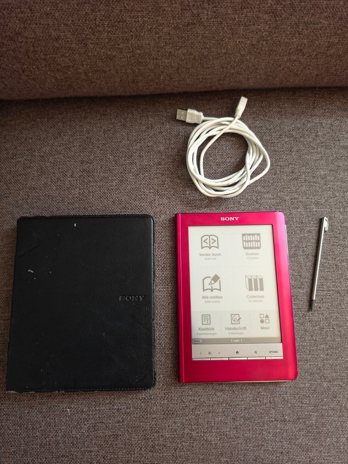 Sony Reader PRS-600 met 80 boeken en extra SD kaart, Gebruikt, 6 inch of minder, Ophalen of Verzenden, 4 GB of minder