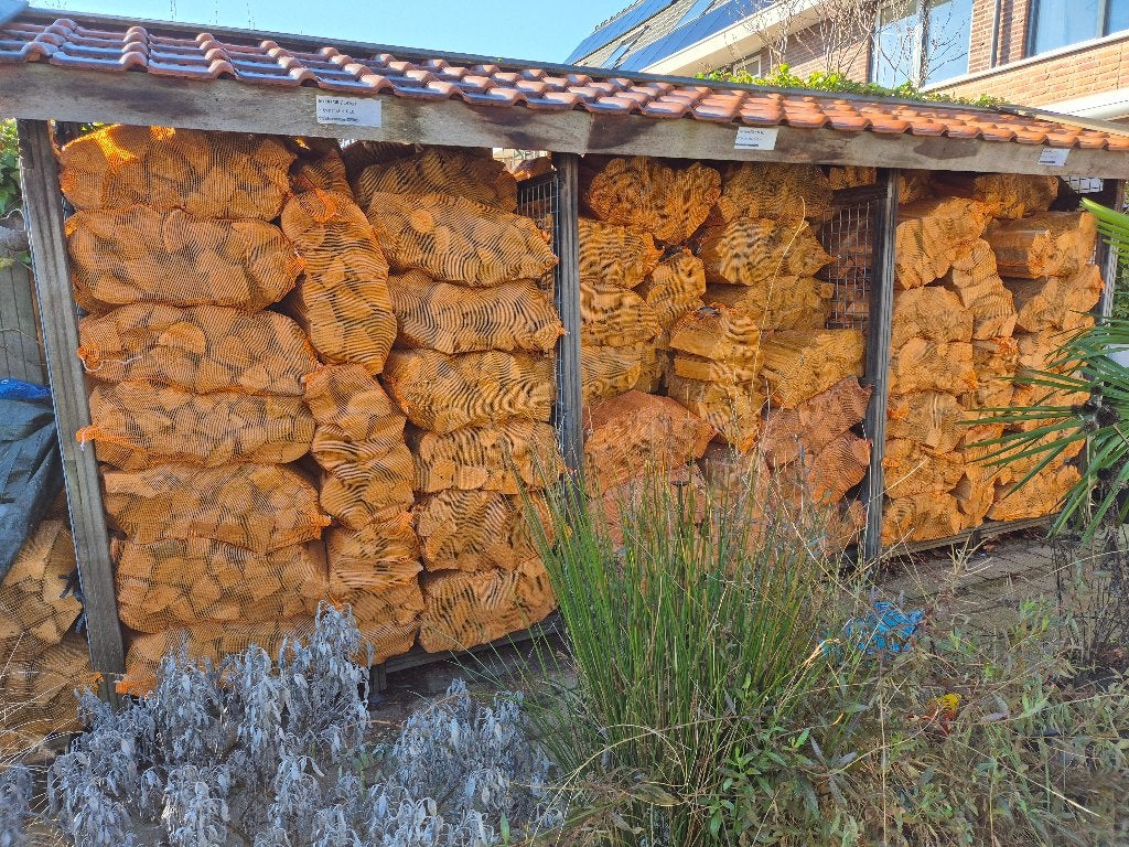 Haardhout in netzakken (eiken of berken), Tuin en Terras, Haardhout, Minder dan 3 m³, Ophalen, Eikenhout, Blokken