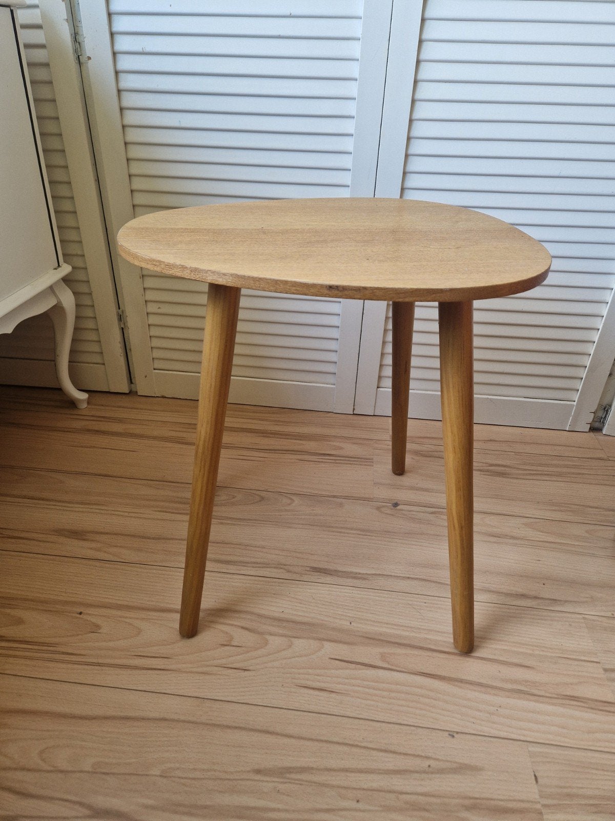 Bijzettafeltje Xenos, Minder dan 55 cm, Rond, Zo goed als nieuw, Hout