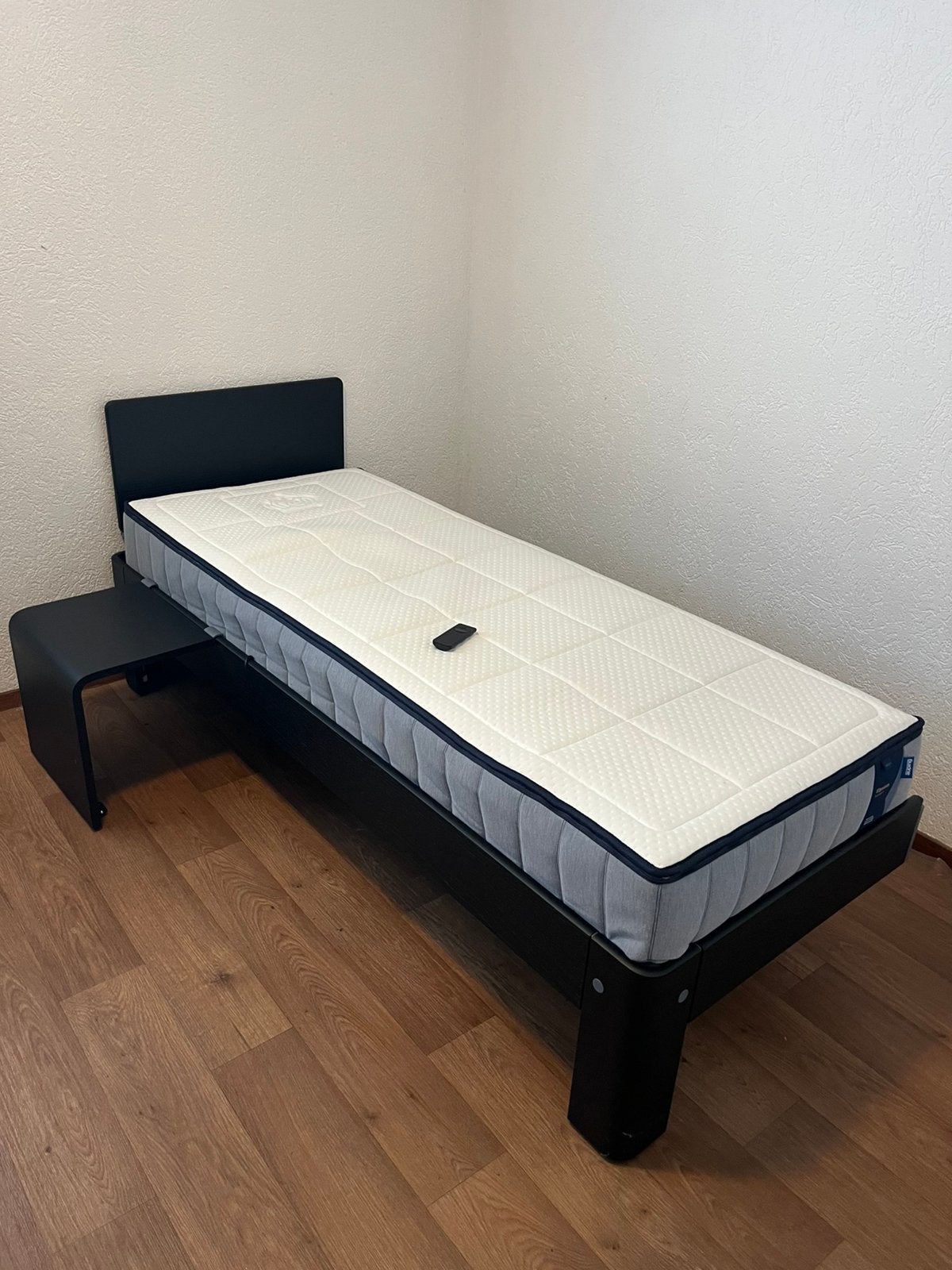 Auping Auronde 80x200 Electrisch, Huis en Inrichting, Ophalen, Verstelbaar, Eenpersoons, Zwart