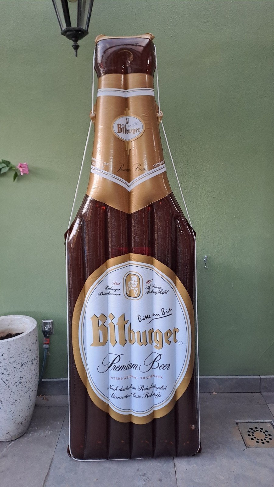 Grote vintage opblaasbare Bitburger bierfles - Reclame objec, Ophalen of Verzenden, Zo goed als nieuw, Overige merken