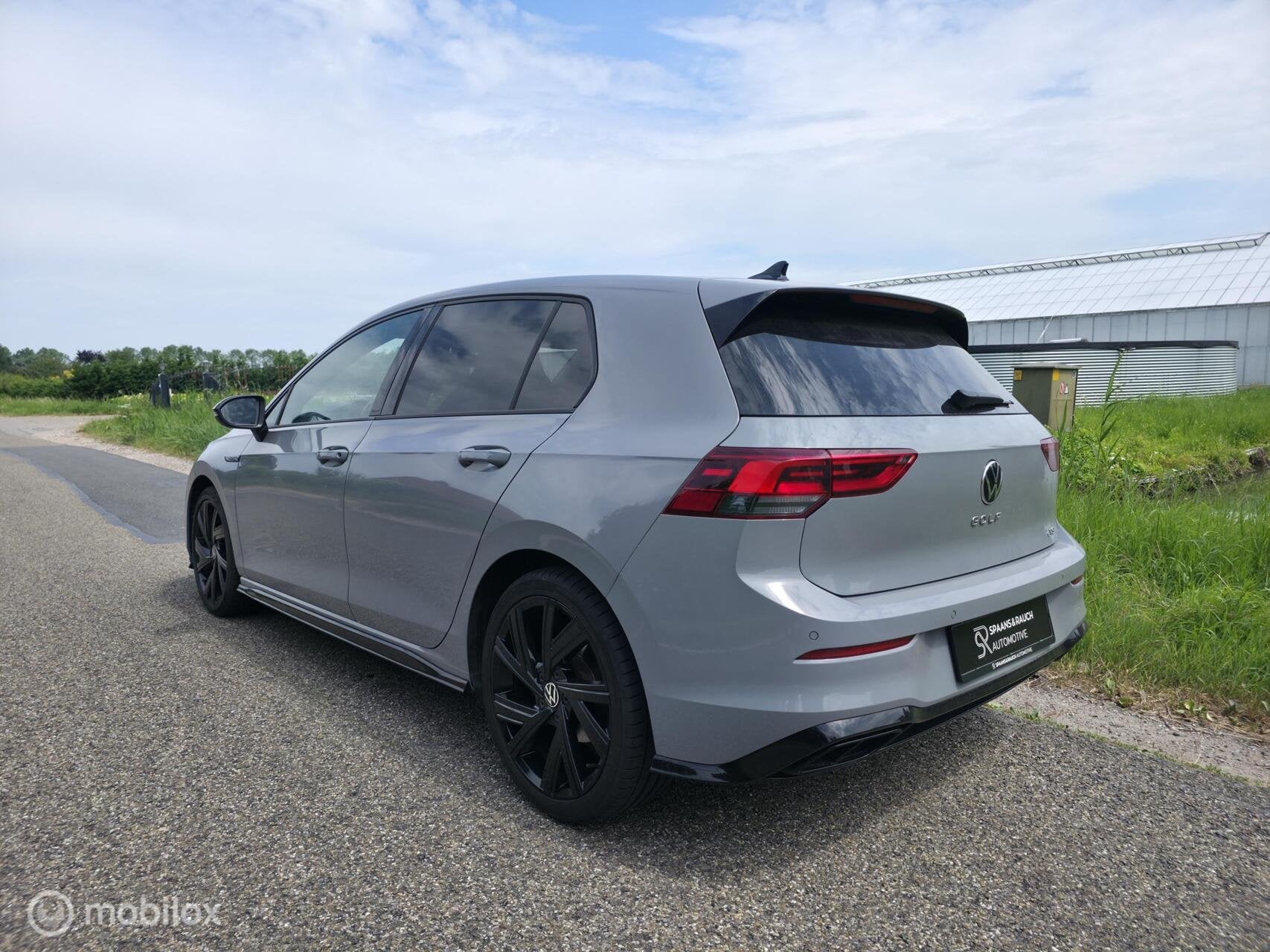 Volkswagen Golf 1.5 eTSI R-Line / Sfeer / Carplay / Camera, 4 cilinders, 150 pk, Leder en Stof, Bedrijf