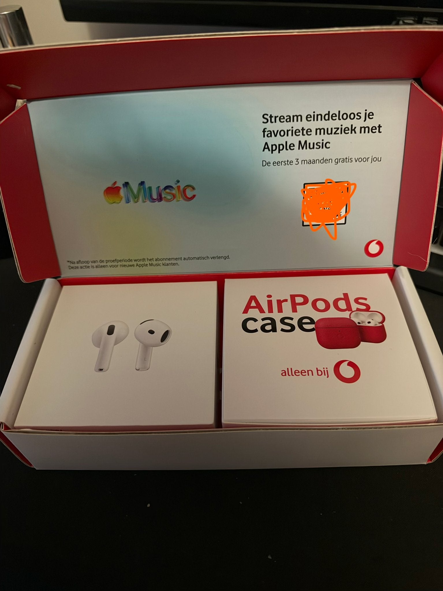 Apple AirPods 4 - Nieuw in doos - protective case