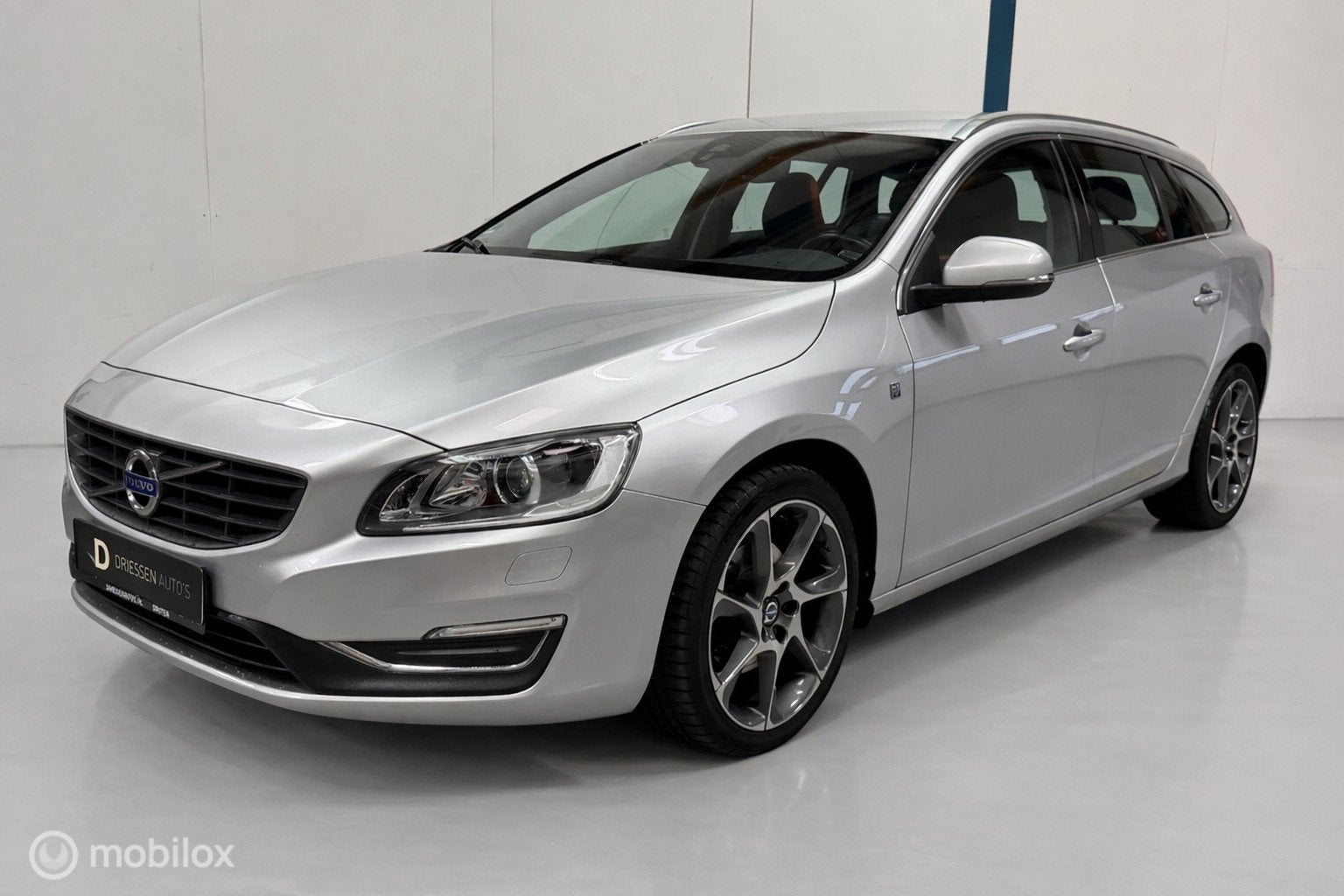 Volvo V60 2.0 T3 Ocean Race LEER / XENON, Auto's, Volvo, Gebruikt, 4 cilinders, 1969 cc, Leder