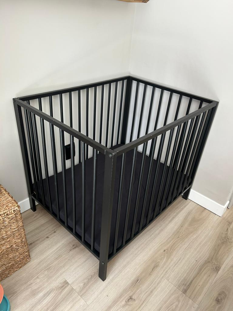 Zwarte box, Kinderen en Baby's, Boxen, Ophalen, Gebruikt, Rechthoekig, In hoogte verstelbaar