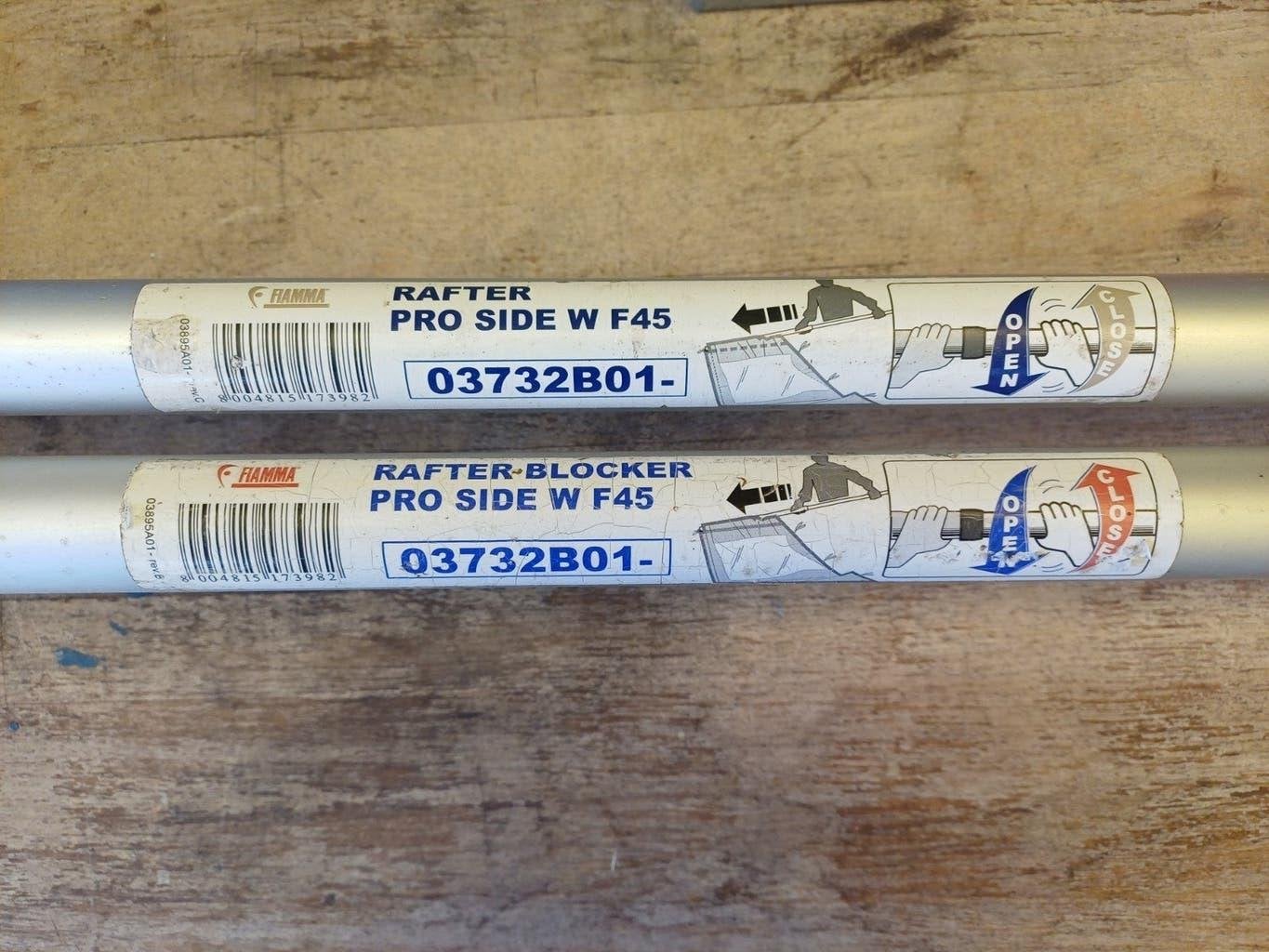 2 stuks Fiamma F45 F65 F80s Side rafter zijwand, Caravans en Kamperen, Ophalen of Verzenden, Zo goed als nieuw