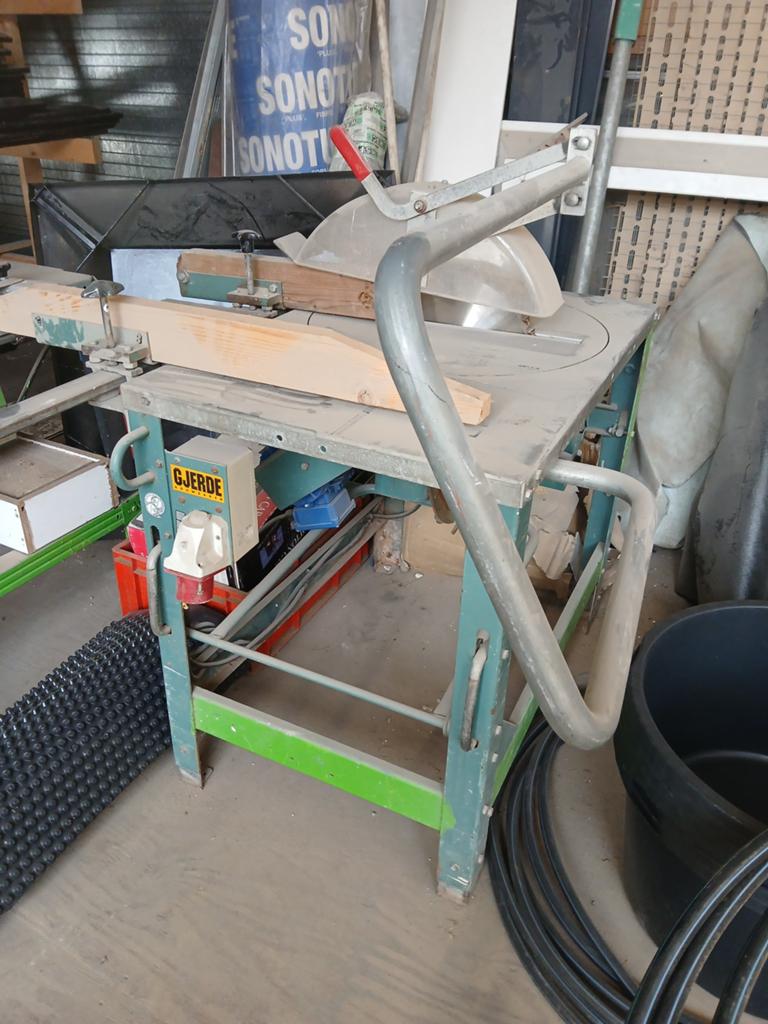 Gjerde bouwzaag tafel cirkelzaag tafel, Doe-het-zelf en Verbouw, Ophalen, Zo goed als nieuw