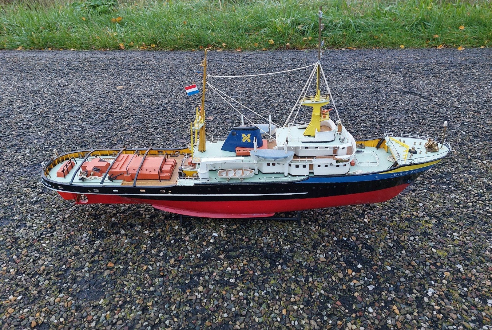Mooi Zwarte Zee sleepboot, werkend verlichtingen, rc varend, Ophalen