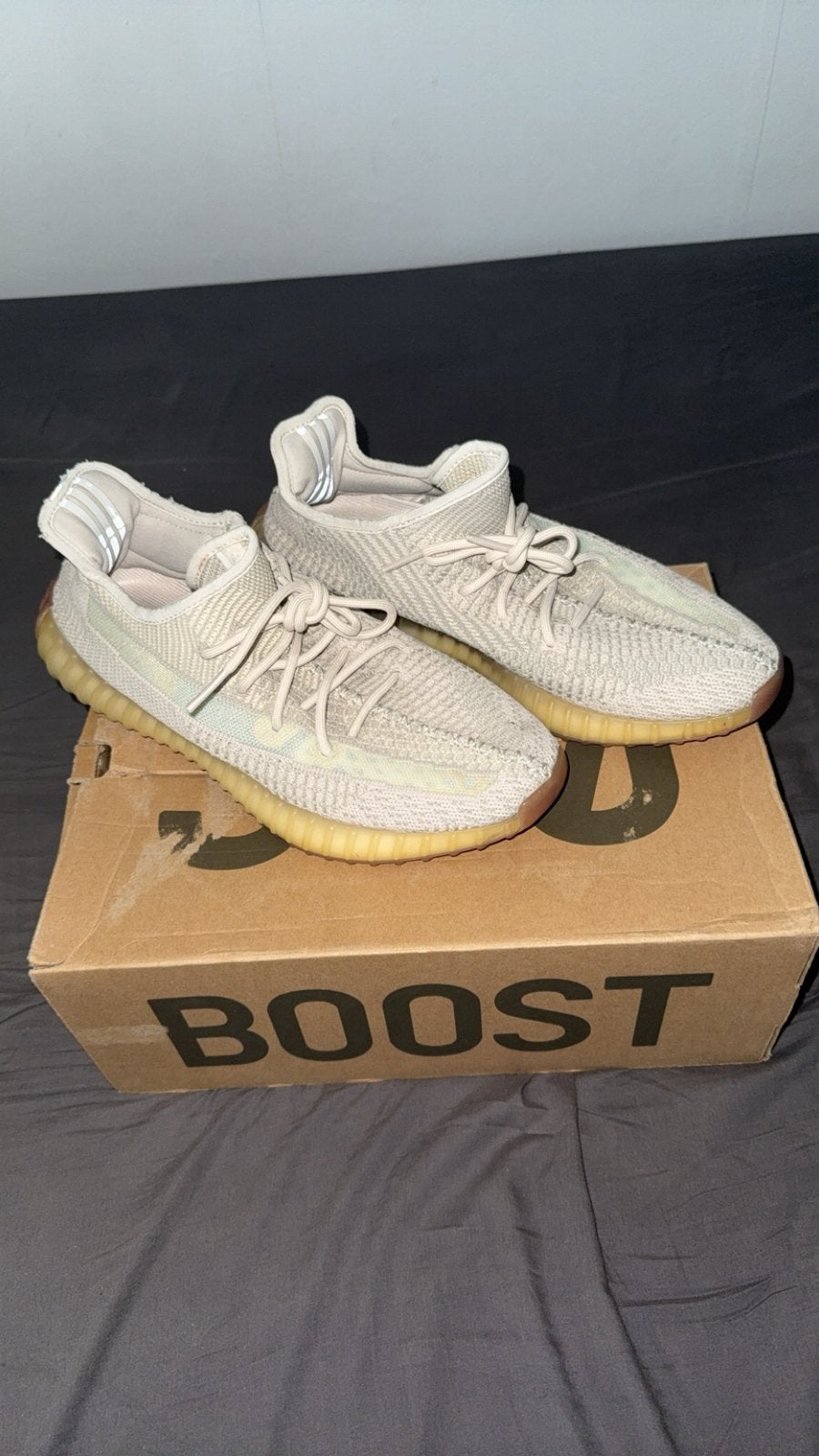 Yeezy Boost 350 v2 Citrin 46, Kleding | Heren, Schoenen, Ophalen of Verzenden, Overige kleuren