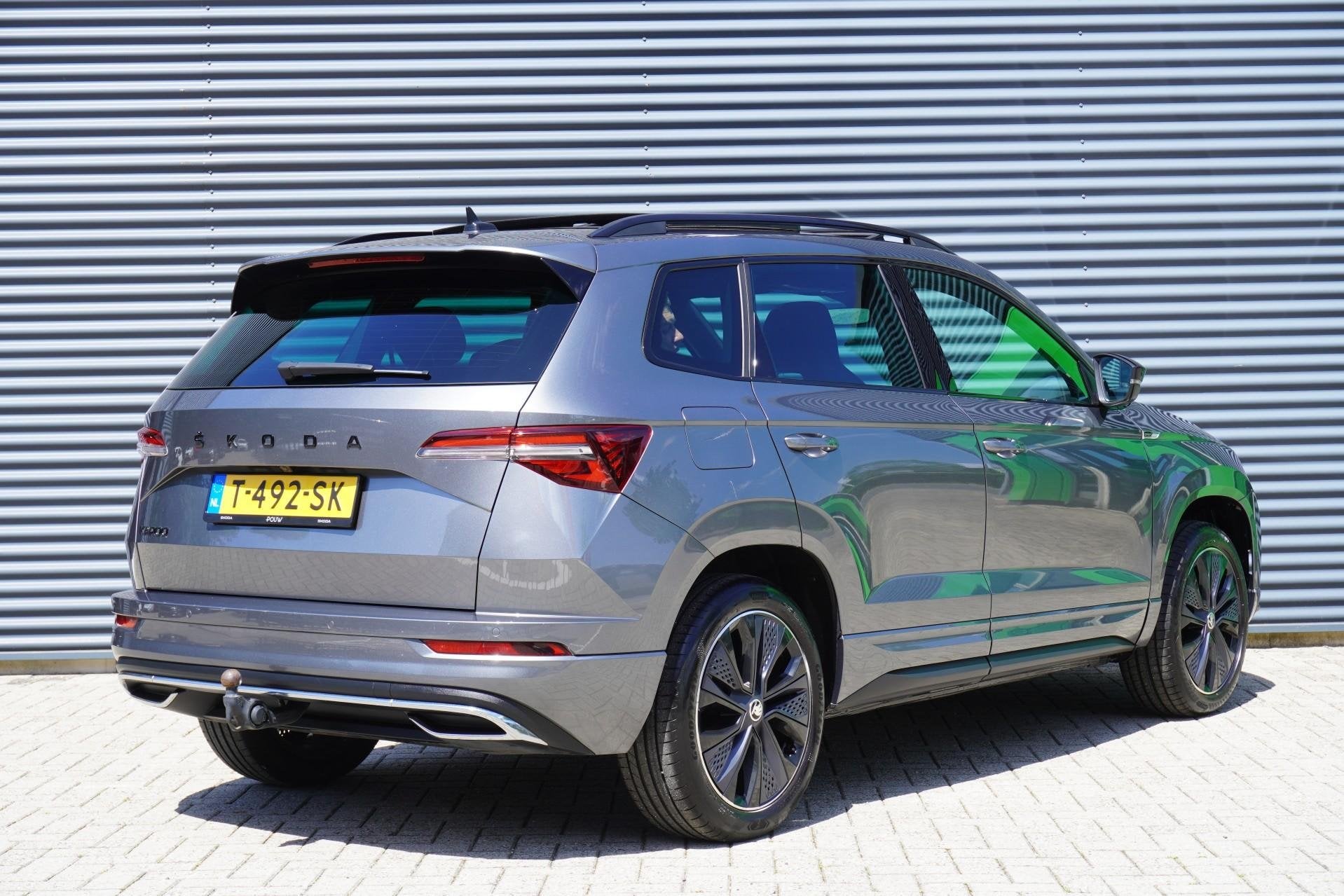 Skoda Karoq 1.5 TSI 150pk DSG ACT Sportline Business | Panor, Auto's, 12 maanden, Stof, 4 cilinders, Bedrijf